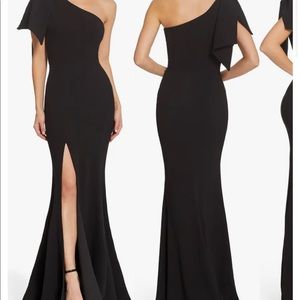 Dress the Population Georgina One-Shoulder Crepe Gown Size S